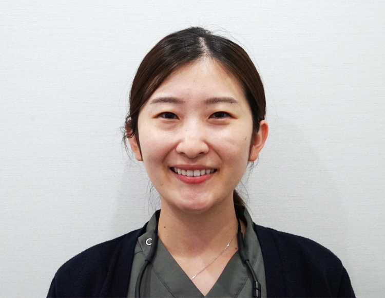 口腔外科・抜歯担当 張替 彩記子